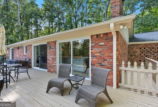 Photo - Luxury Lakefront Retreat – Fully Furnished...