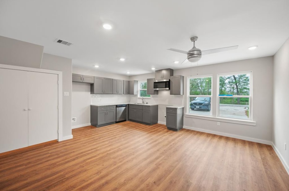 Photo - 8217 Crestview Dr (Houston, TX)