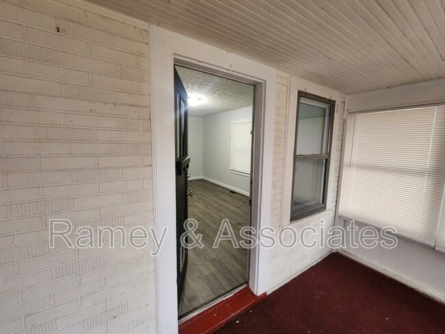 Photo - 1490 Clara Ave