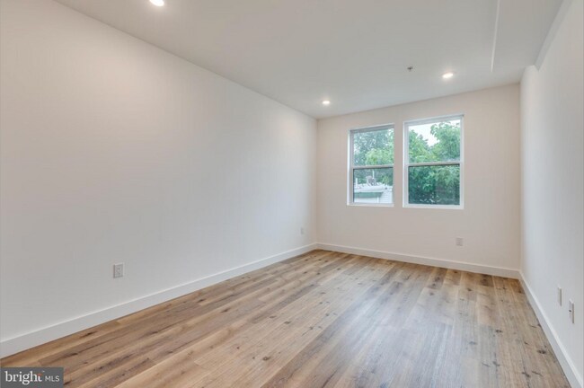 Building Photo - 2360 N 6th St Unit 2