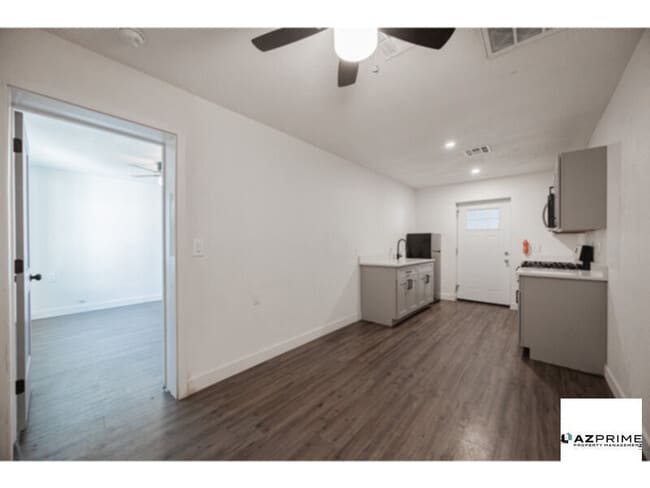 Photo - Charming Phoenix 1/1 Apartment with Modern Upgrades & Prime Location!