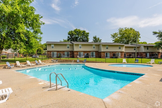 Building Photo - Forest Park Rental