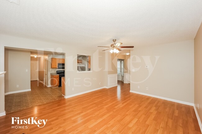 Photo - 980 Brisley Cir