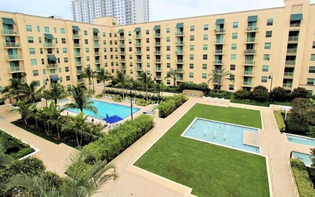 Photo - 610 Clematis St Unidad 309