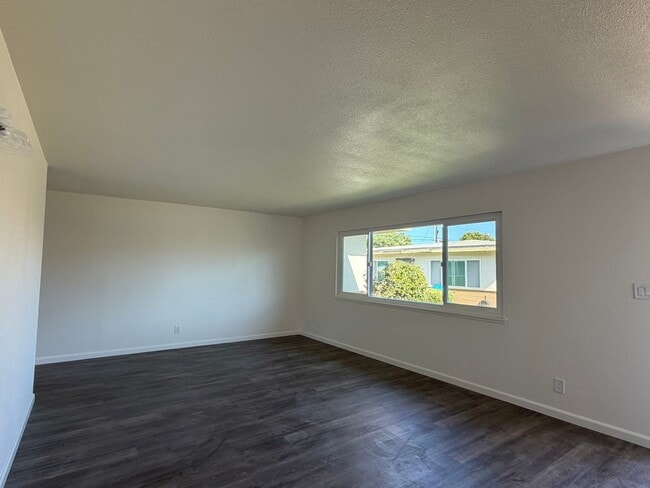 Photo - G43100E Unit B