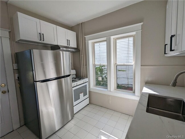 Building Photo - 65 Academy St Unit 3 Rental