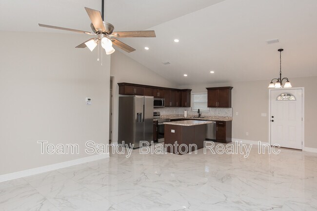 Photo - 8570 Stockdale Ave