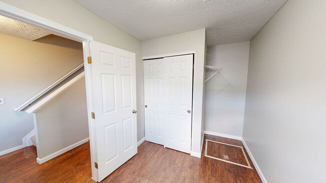 Photo - 6752 Lagrange Dr