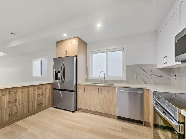 Photo - 6123-6133 33 Ave NW Unit 1