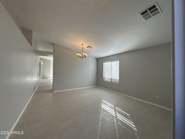 Photo - 1115 E Elm Rd