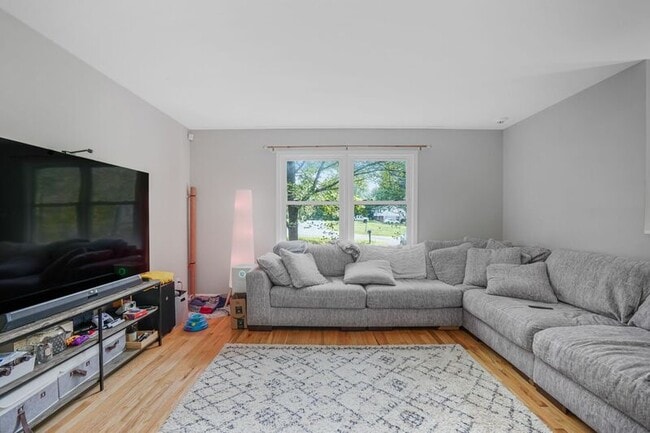 Photo - 1703 Sherwood Dr