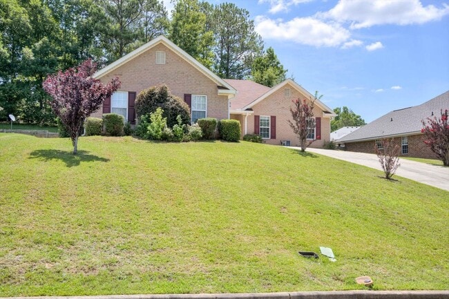 Building Photo - 3 bed/2 bath Brick Ranch in Grovetown, GA 30813