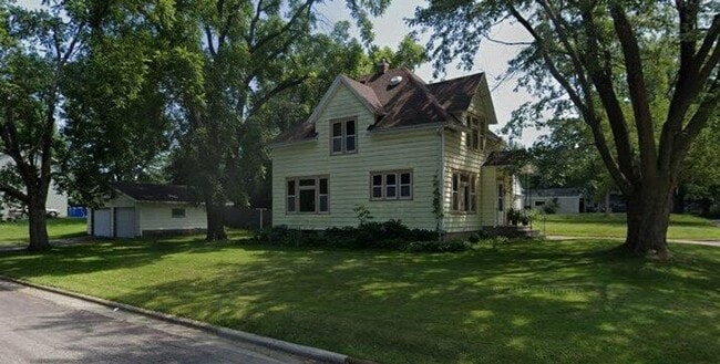 Building Photo - Charming 3 Bedroom 1 Bath Home in Owatonna