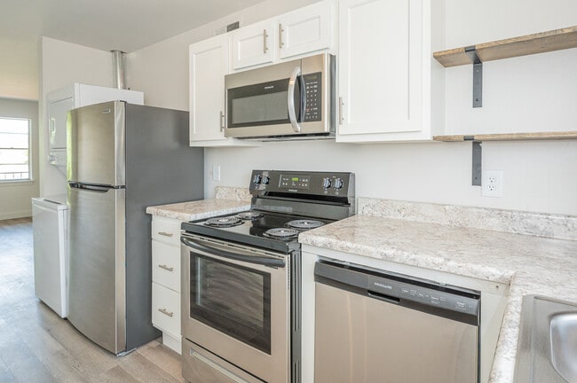 Brand new stainless steel appliances - 1140 12th St S Unit B