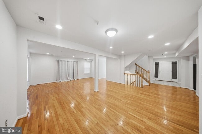 Photo - 7611 Temple Hill Rd