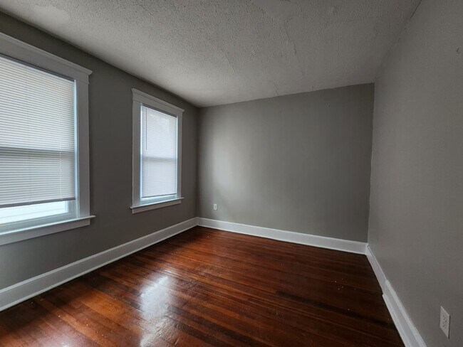 Photo - 64 Gorham Ave Unidad 2