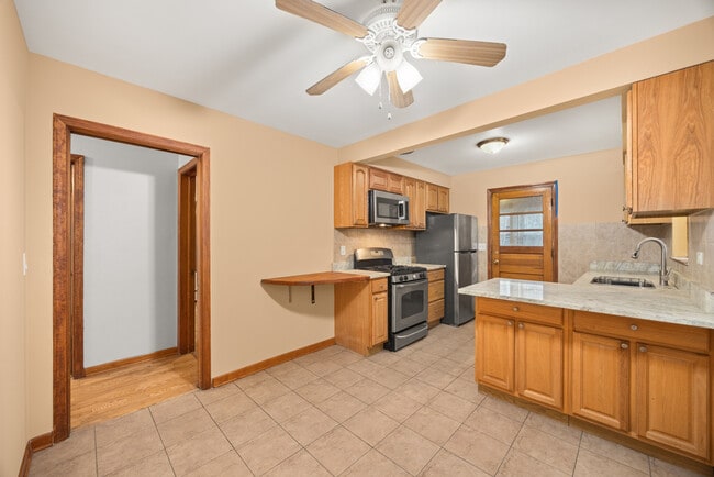 Photo - 5748 W Montrose Ave