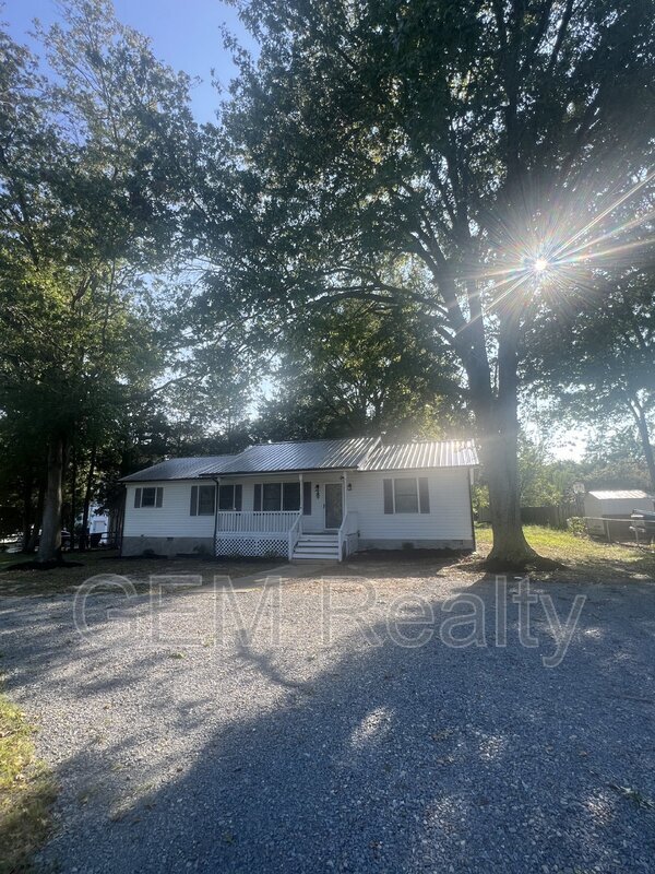 Photo - 103 Holmes Ct