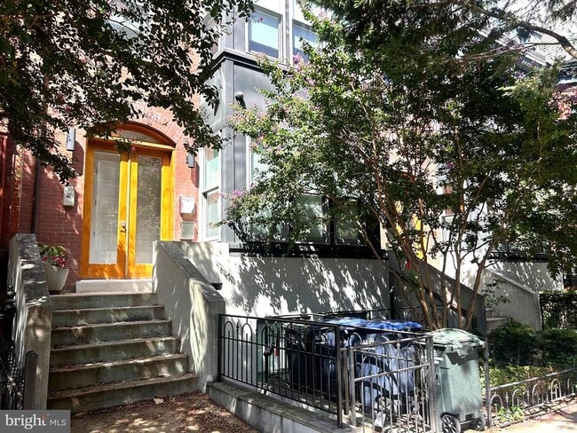 Photo - 941 M St NW Townhome