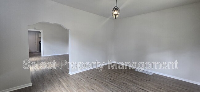 Photo - 2152 Fox Ave