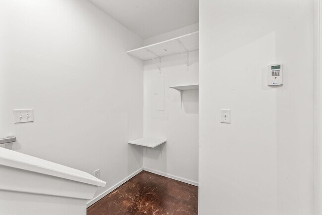Photo - (Coming Soon) 3 Bedroom Townhome W/ Uptown...