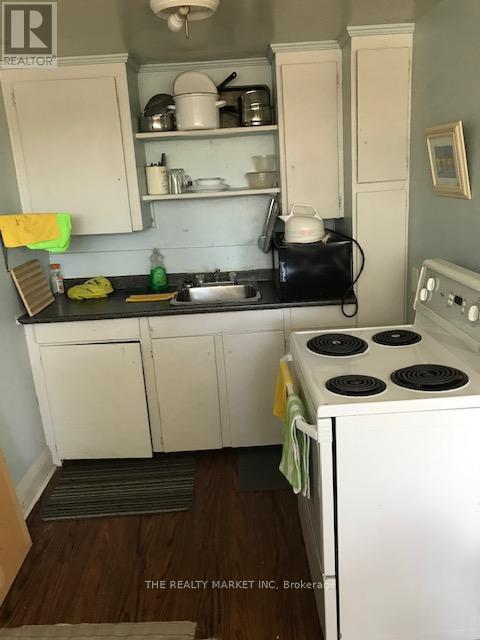 Photo - 430 Simcoe St S