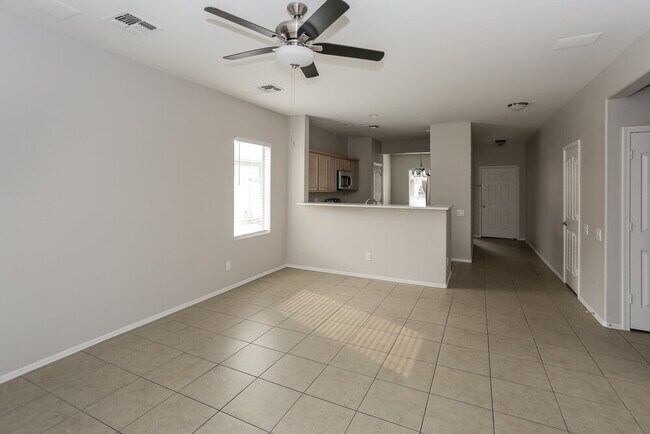 Photo - 11722 W Lincoln St