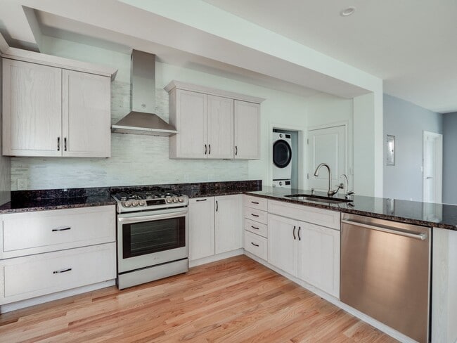 390 Medford St Unit 1A