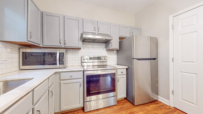 Photo - 2355 Hill St NW