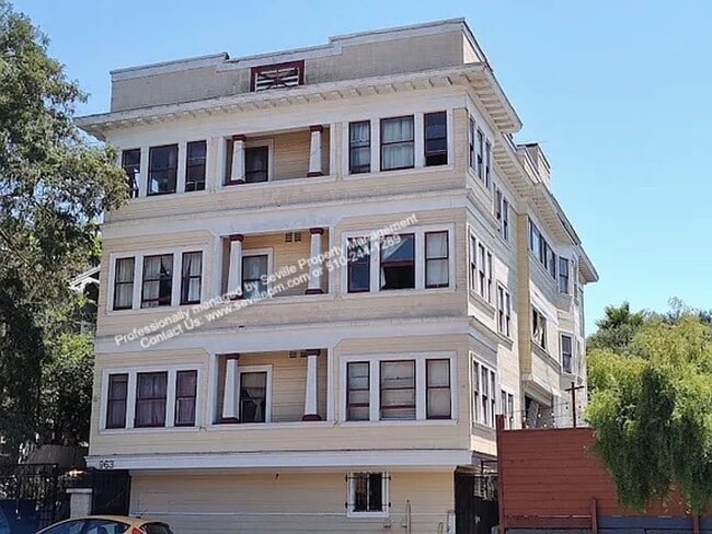 Building Photo - 18th St Unit E