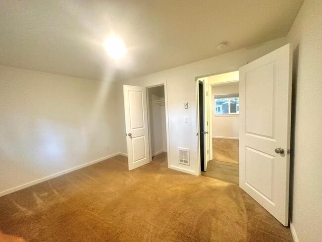 Photo - 1616 N 175th St