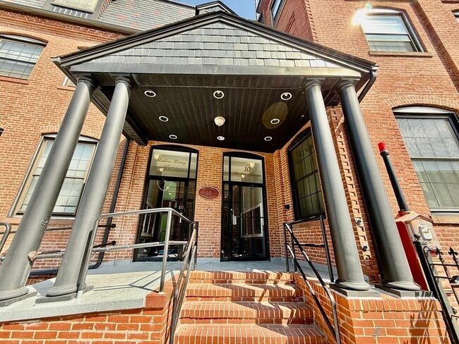 Building Photo - 10 Weston Ave Unit 411 Rental