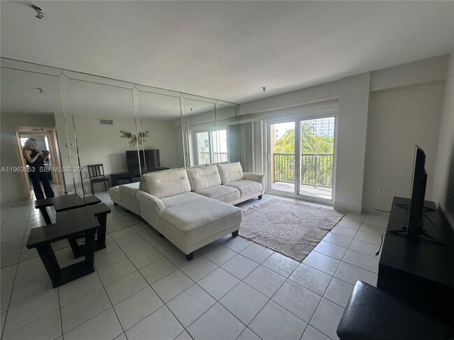 Building Photo - 201 180th Dr Unit 201