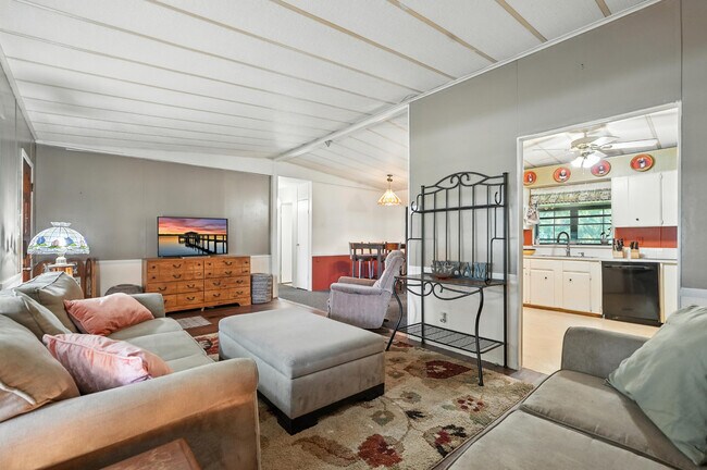 Photo - 163 Buchanan Cir Casa