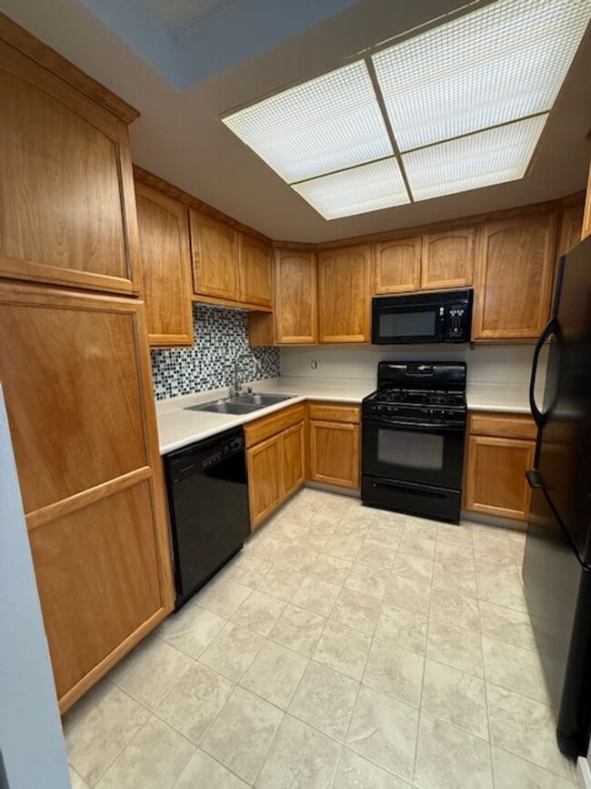 Photo - Rare 2 bedroom/1 bathroom Single Story Con...