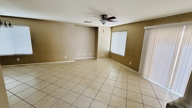 Photo - 7308 Laburnum St