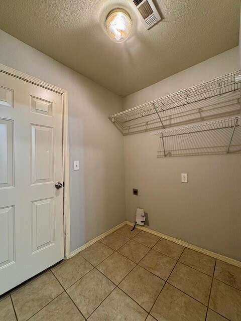 Photo - 807 SW River Rock St