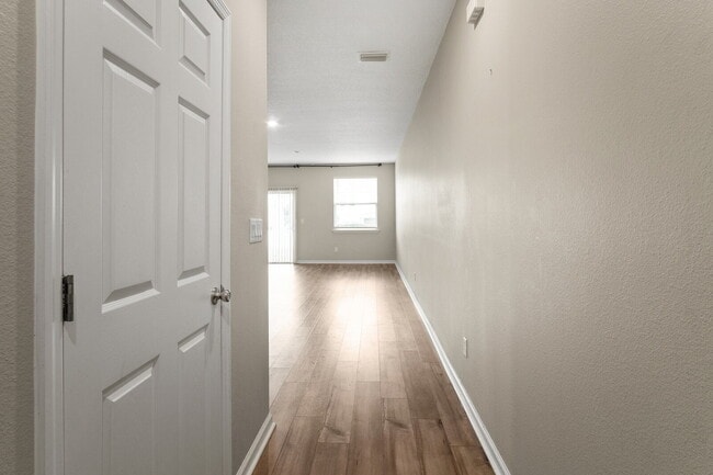 Photo - 3 Bedroom / 2.5 Bathroom Townhouse in the Meadows at Oakleaf