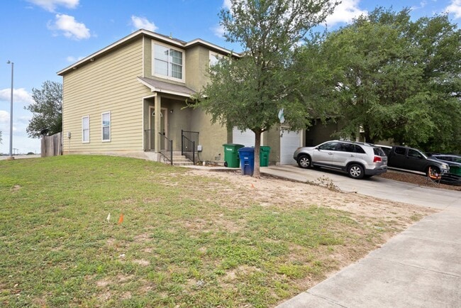 Photo - 3 bedroom and 2.5 bathroom located in The Gardens at The Summit Subdivision