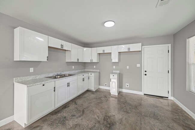 Photo - 1125 Rayner St