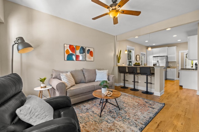 Photo - 2138 N Hubbard St Unit 2138