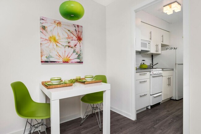 Photo - 350 W Oakdale