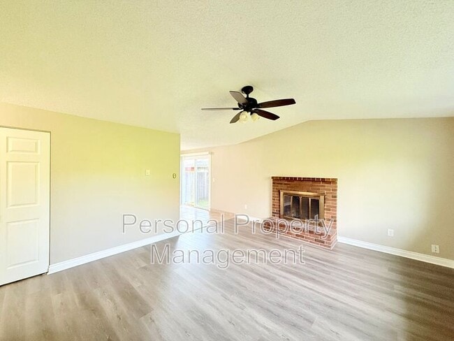 Photo - 906 Z St