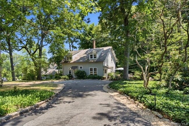 Photo - 1394 Ridge Rd
