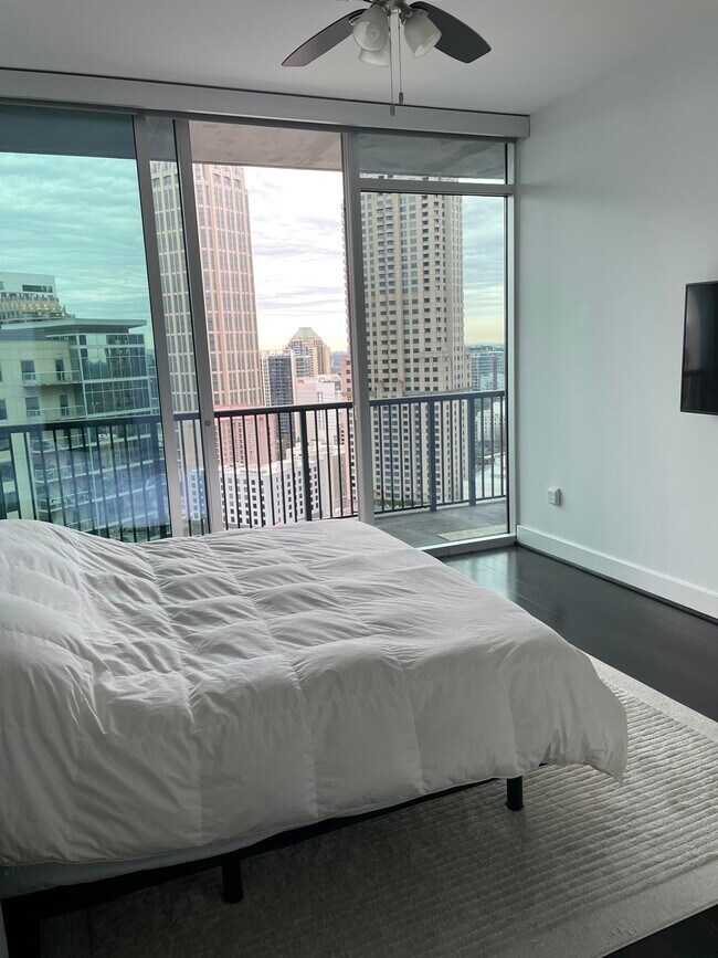 Photo - 1080 Peachtree St NE Unit 2215