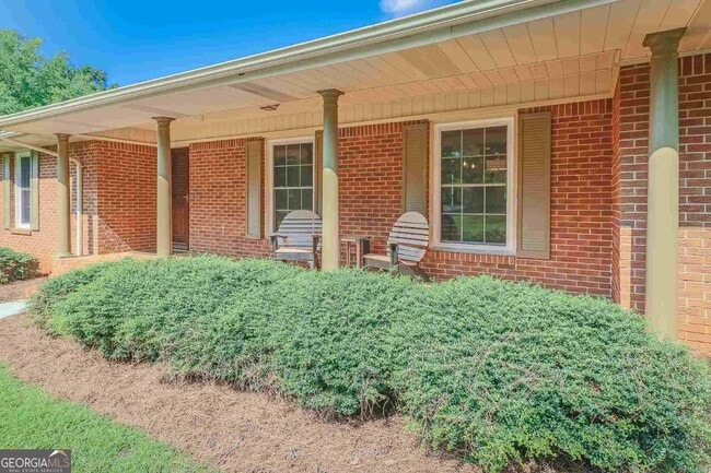 Photo - 99 Woodvalley Dr