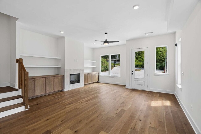 Photo - "Chic Nashville Townhouse: 3 Beds, 3 Baths, with Granite Elegance & Cozy Fireplace!"