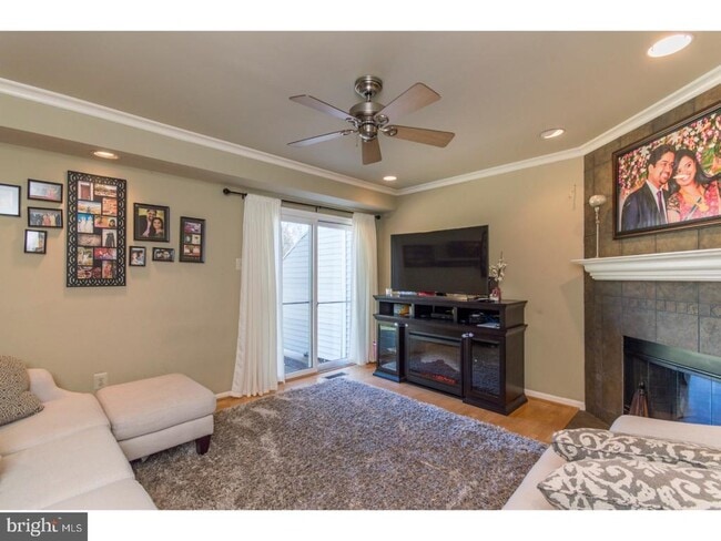 Photo - 293 Carmen Dr