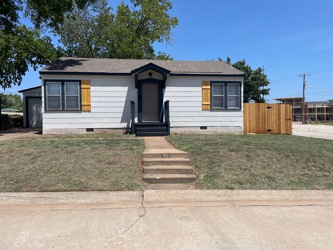 Photo - 910 W Cantwell Ave