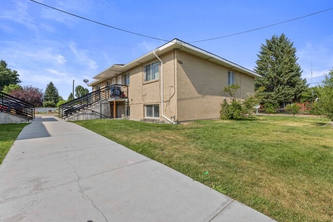 Building Photo - 364 W 1st N Unit #2